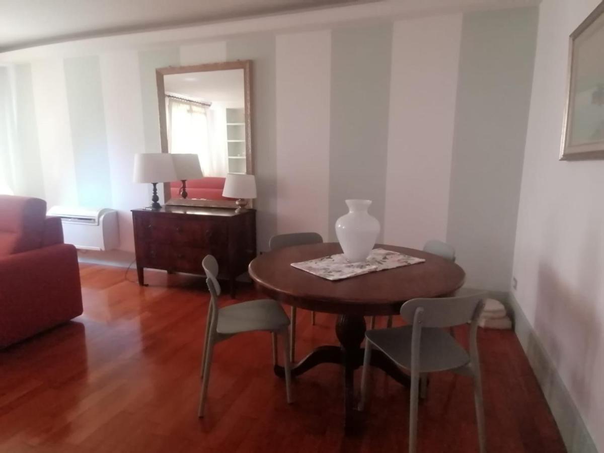 Apartament Le Finestre Sugli Ulivi Desenzano del Garda Zewnętrze zdjęcie