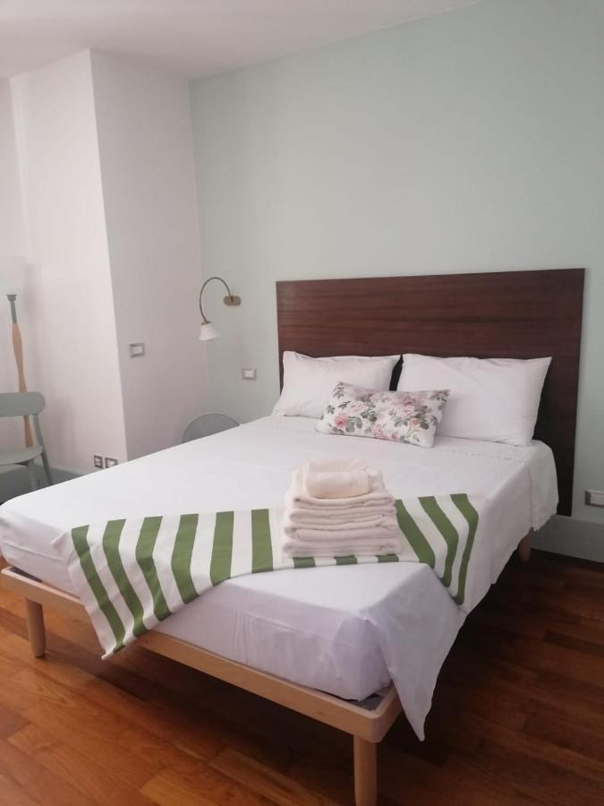Apartament Le Finestre Sugli Ulivi Desenzano del Garda Zewnętrze zdjęcie